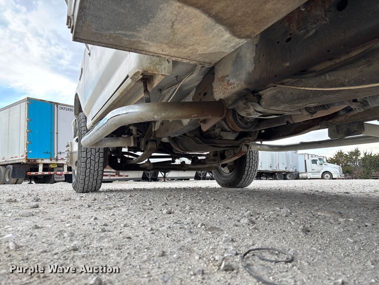 image for item FB3304 1992 Ford F450 Super Duty utility / service truck