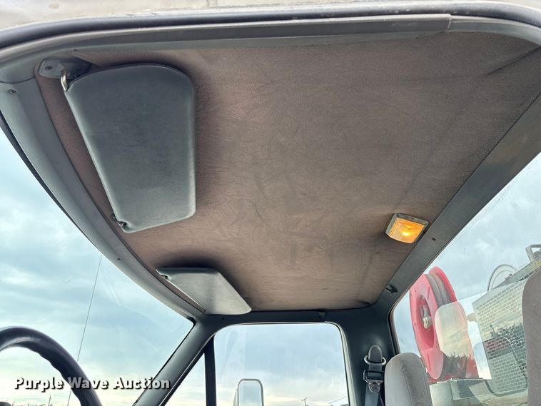 image for item FB3304 1992 Ford F450 Super Duty utility / service truck