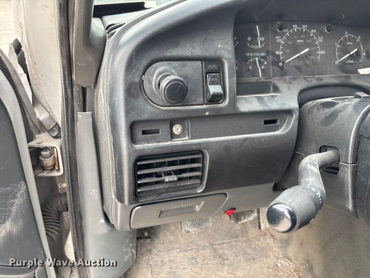 image for item FB3304 1992 Ford F450 Super Duty utility / service truck