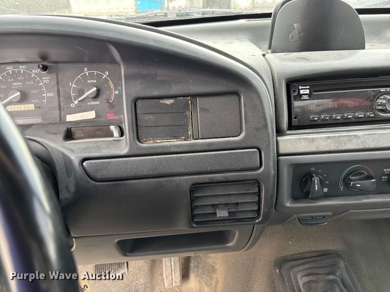 image for item FB3304 1992 Ford F450 Super Duty utility / service truck