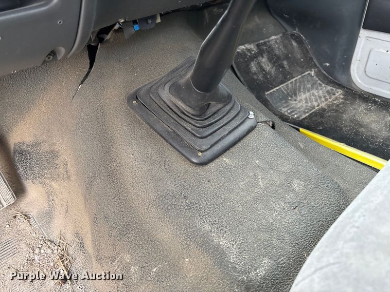 image for item FB3304 1992 Ford F450 Super Duty utility / service truck