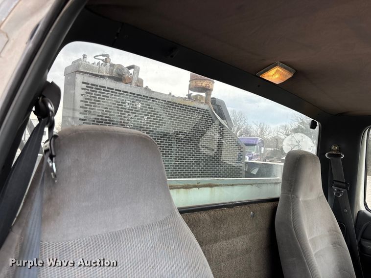 image for item FB3304 1992 Ford F450 Super Duty utility / service truck