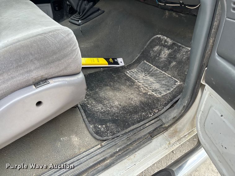 image for item FB3304 1992 Ford F450 Super Duty utility / service truck