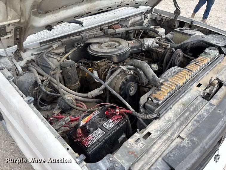 image for item FB3304 1992 Ford F450 Super Duty utility / service truck