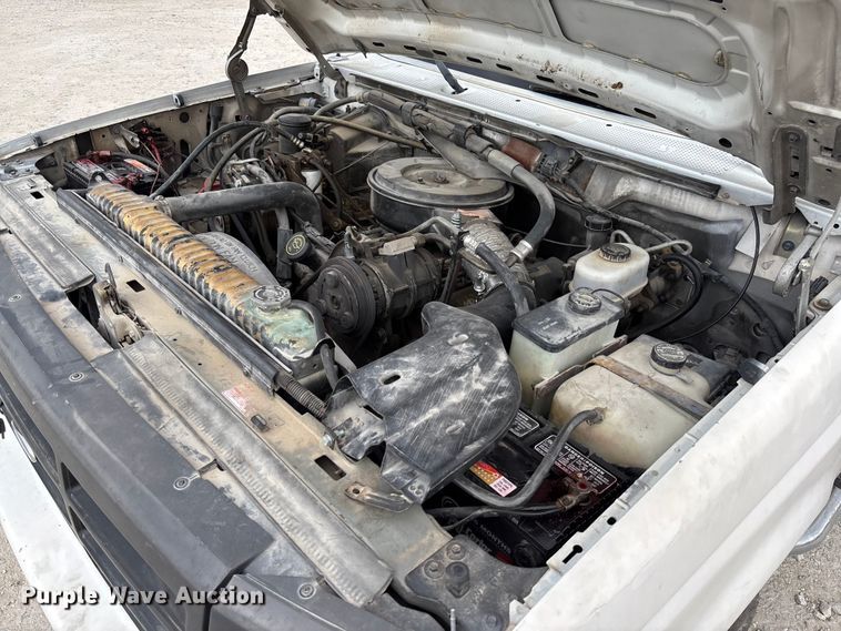 image for item FB3304 1992 Ford F450 Super Duty utility / service truck