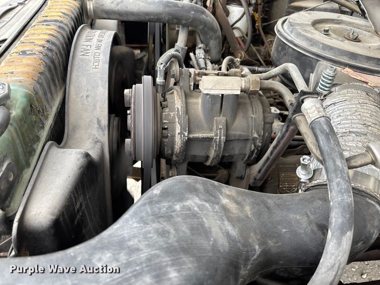 image for item FB3304 1992 Ford F450 Super Duty utility / service truck