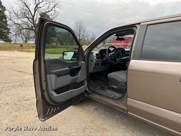 image for item FB3310 2021 Ford F150 Crew Cab pickup truck