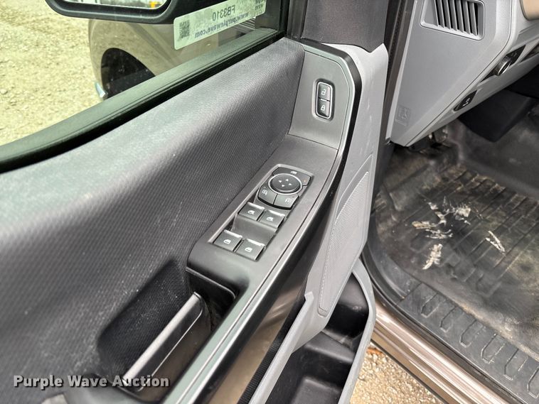 image for item FB3310 2021 Ford F150 Crew Cab pickup truck