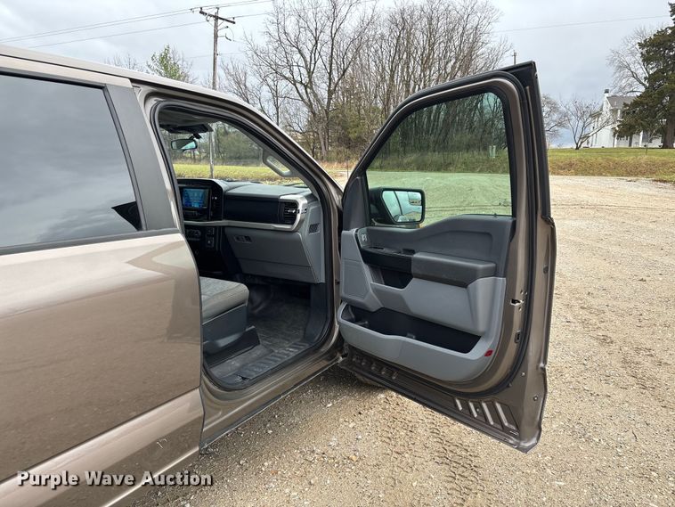 image for item FB3310 2021 Ford F150 Crew Cab pickup truck