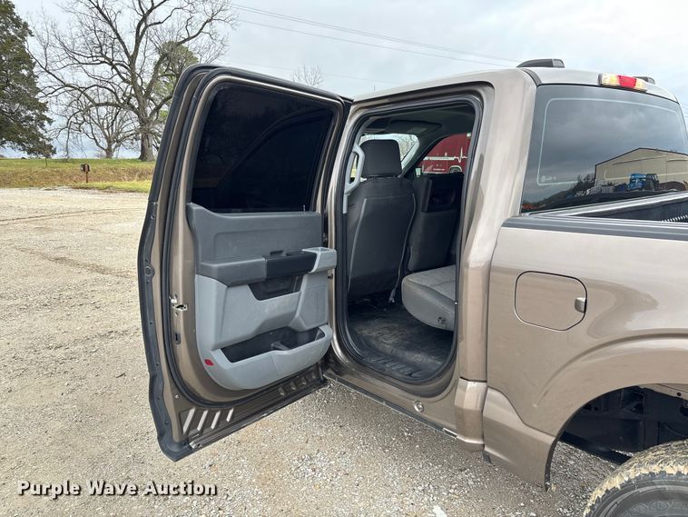 image for item FB3310 2021 Ford F150 Crew Cab pickup truck