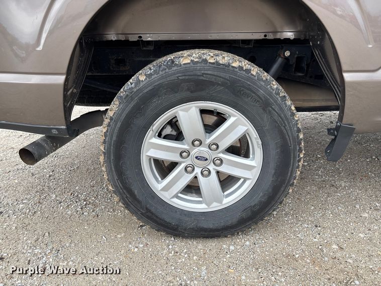 image for item FB3310 2021 Ford F150 Crew Cab pickup truck