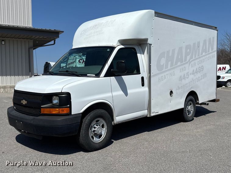 image for item FB3336 2015 Chevrolet Express G3500 box truck