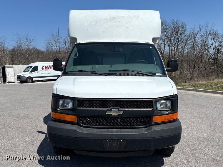 image for item FB3336 2015 Chevrolet Express G3500 box truck