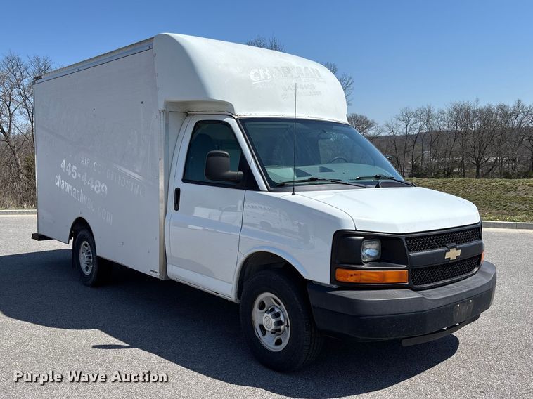 image for item FB3336 2015 Chevrolet Express G3500 box truck