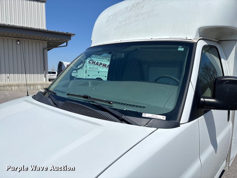 image for item FB3336 2015 Chevrolet Express G3500 box truck