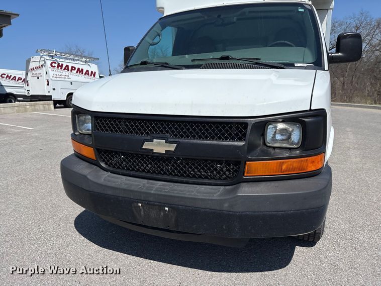image for item FB3336 2015 Chevrolet Express G3500 box truck