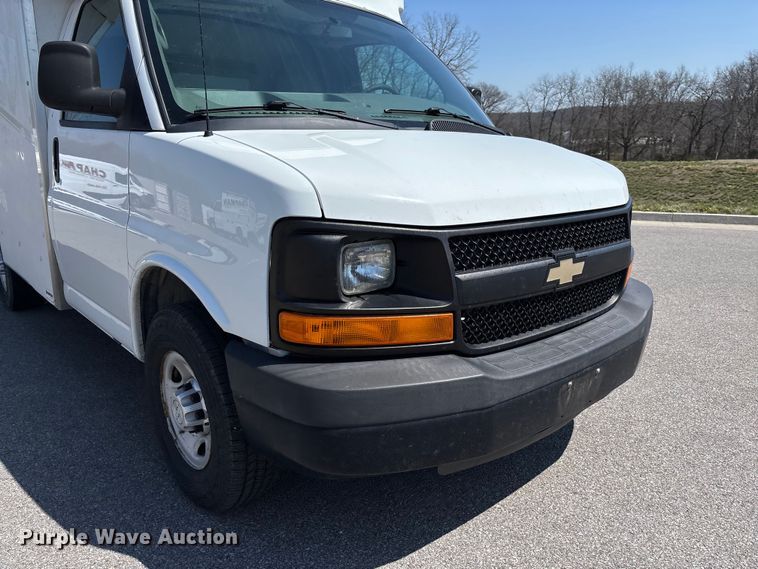 image for item FB3336 2015 Chevrolet Express G3500 box truck