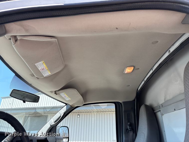 image for item FB3336 2015 Chevrolet Express G3500 box truck