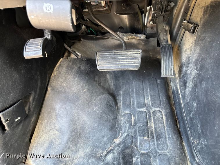 image for item FB3336 2015 Chevrolet Express G3500 box truck