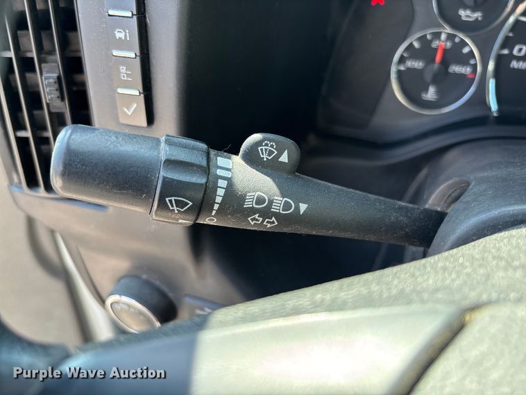 image for item FB3336 2015 Chevrolet Express G3500 box truck