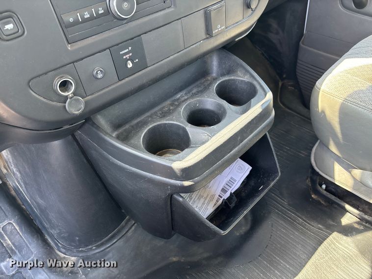 image for item FB3336 2015 Chevrolet Express G3500 box truck