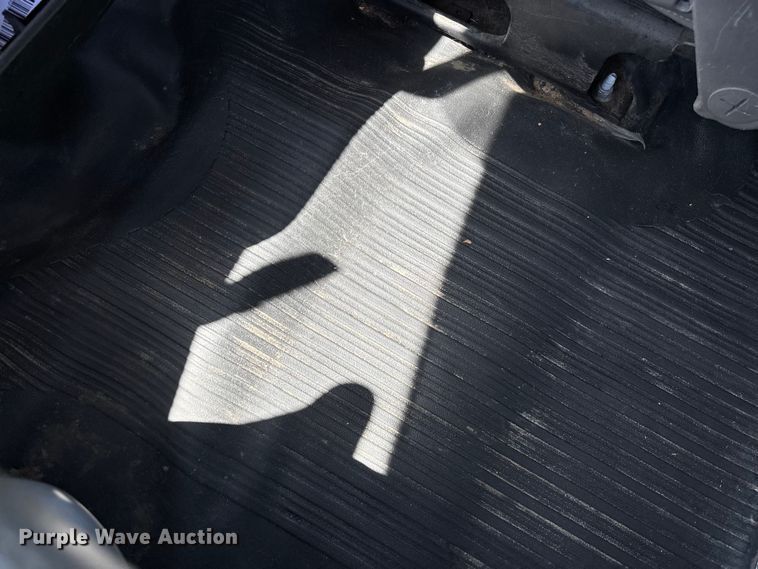 image for item FB3336 2015 Chevrolet Express G3500 box truck