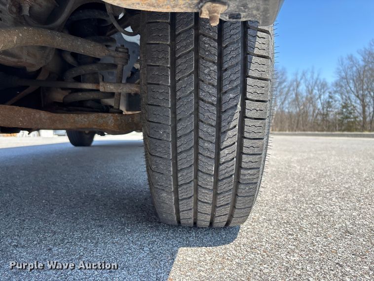 image for item FB3336 2015 Chevrolet Express G3500 box truck