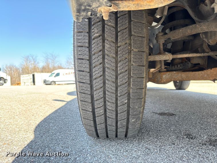 image for item FB3336 2015 Chevrolet Express G3500 box truck