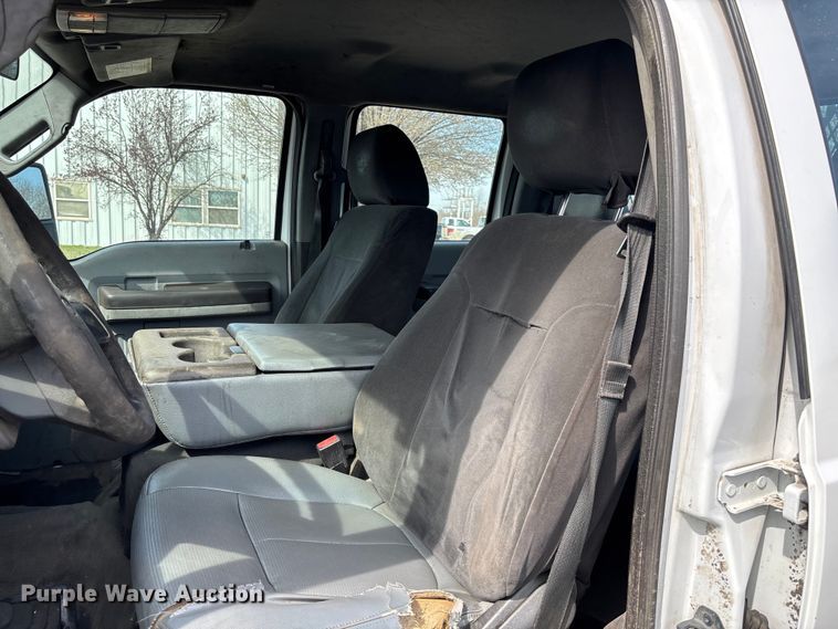 image for item FB3337 2015 Ford F250 Super Duty Crew Cab pickup truck