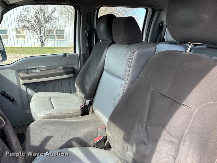 image for item FB3337 2015 Ford F250 Super Duty Crew Cab pickup truck