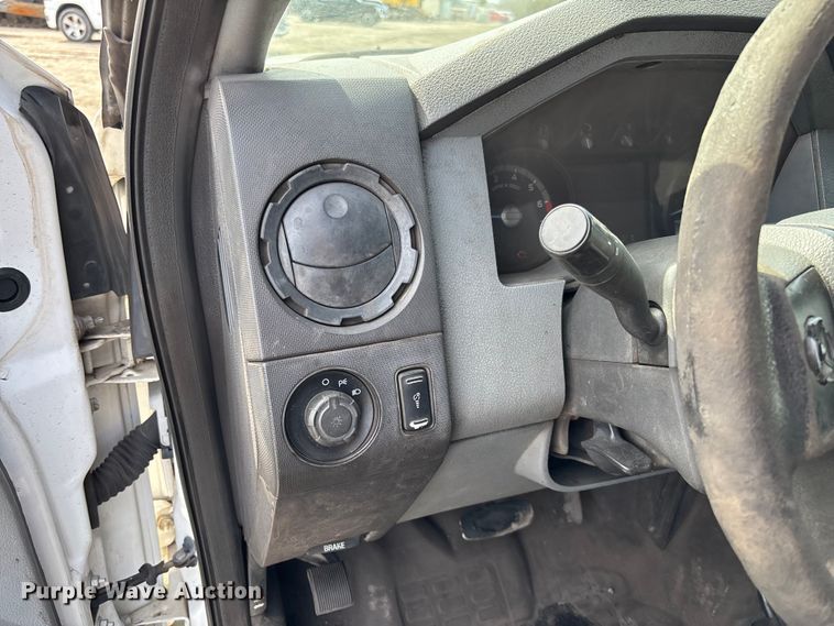 image for item FB3337 2015 Ford F250 Super Duty Crew Cab pickup truck
