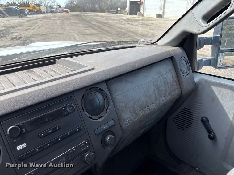 image for item FB3337 2015 Ford F250 Super Duty Crew Cab pickup truck