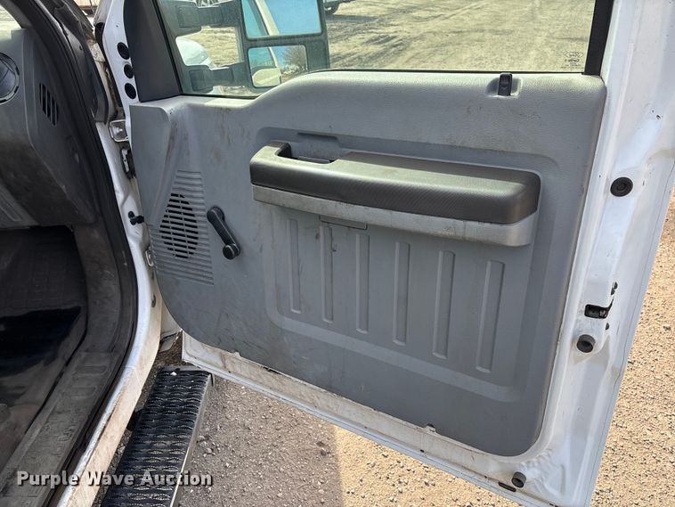 image for item FB3337 2015 Ford F250 Super Duty Crew Cab pickup truck
