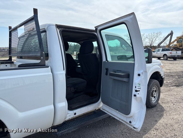 image for item FB3337 2015 Ford F250 Super Duty Crew Cab pickup truck