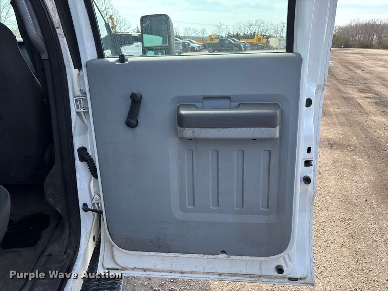 image for item FB3337 2015 Ford F250 Super Duty Crew Cab pickup truck