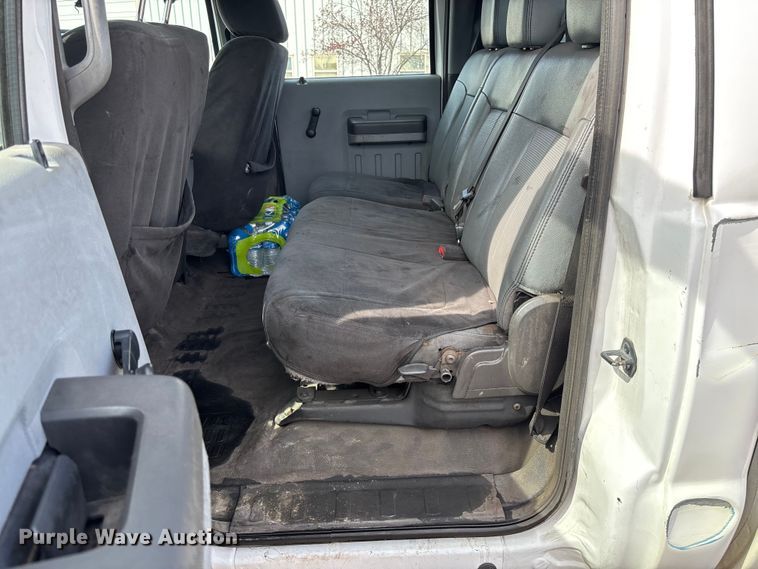 image for item FB3337 2015 Ford F250 Super Duty Crew Cab pickup truck