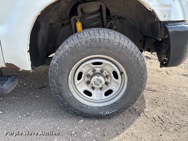 image for item FB3337 2015 Ford F250 Super Duty Crew Cab pickup truck