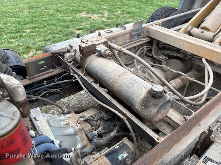 image for item FB3343 1999 Isuzu NPR dump flatbed truck