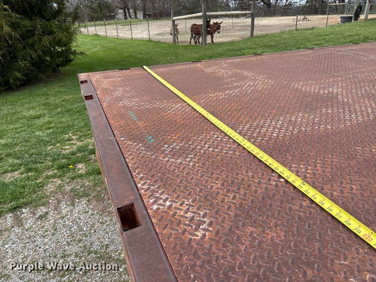 image for item FB3343 1999 Isuzu NPR dump flatbed truck