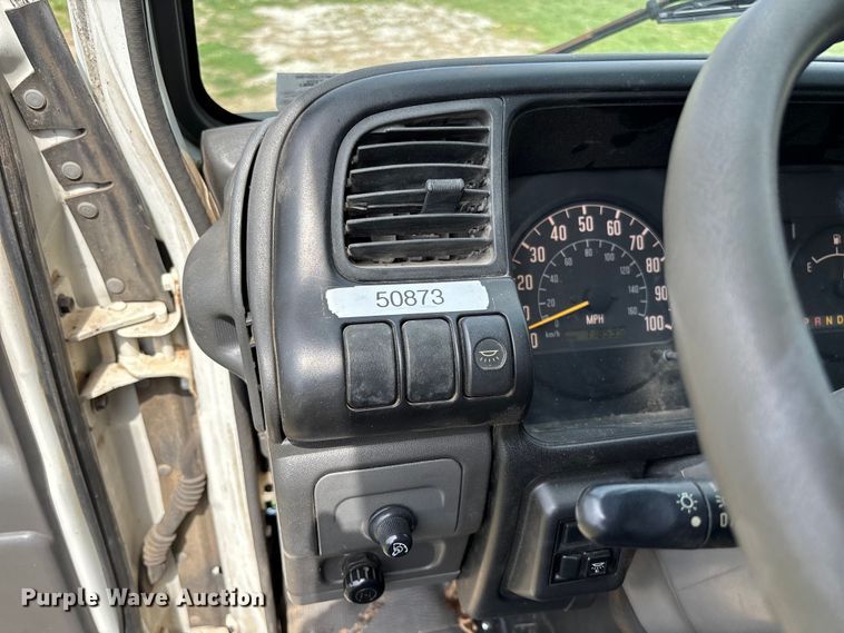 image for item FB3343 1999 Isuzu NPR dump flatbed truck