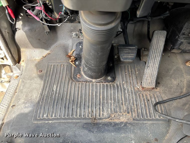 image for item FB3343 1999 Isuzu NPR dump flatbed truck