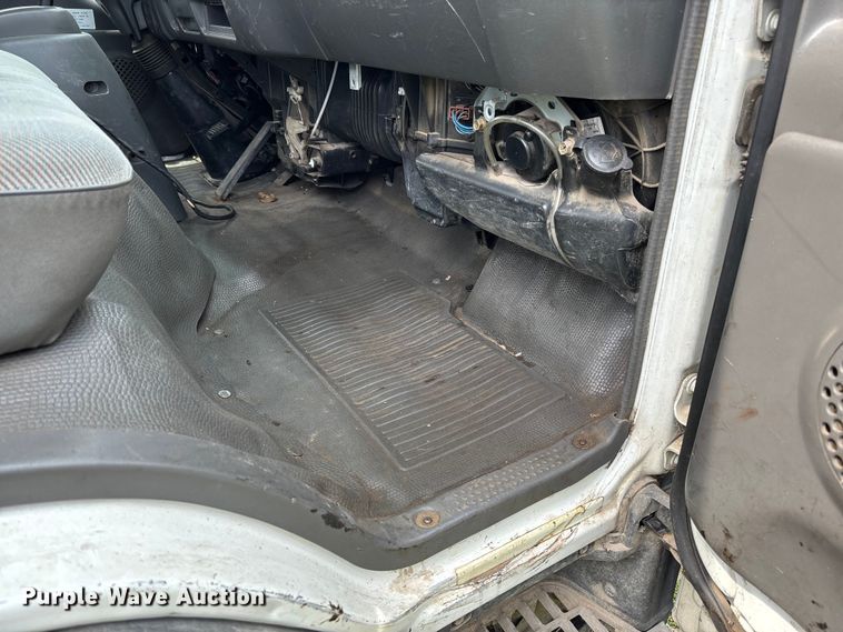 image for item FB3343 1999 Isuzu NPR dump flatbed truck