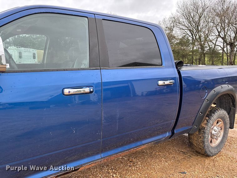 image for item FB3345 2011 Dodge Ram 2500 Crew Cab pickup truck