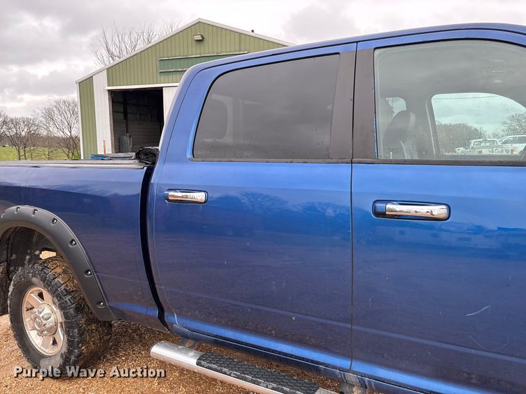 image for item FB3345 2011 Dodge Ram 2500 Crew Cab pickup truck