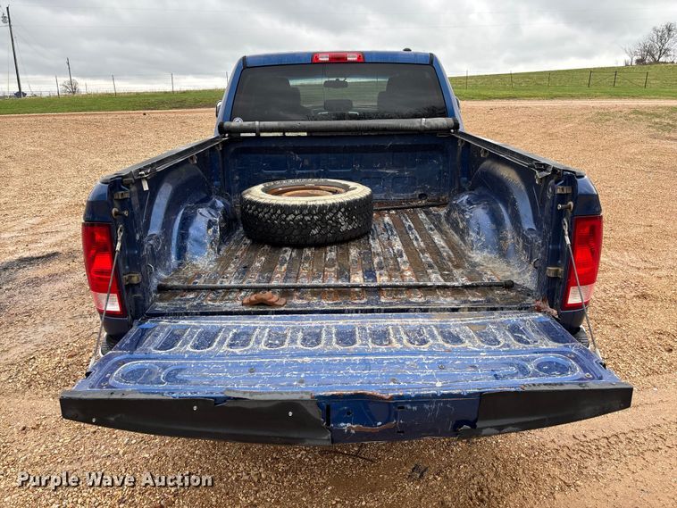 image for item FB3345 2011 Dodge Ram 2500 Crew Cab pickup truck