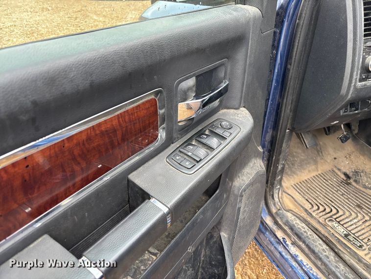 image for item FB3345 2011 Dodge Ram 2500 Crew Cab pickup truck