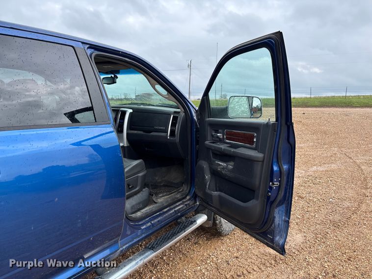 image for item FB3345 2011 Dodge Ram 2500 Crew Cab pickup truck