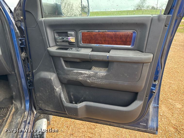 image for item FB3345 2011 Dodge Ram 2500 Crew Cab pickup truck