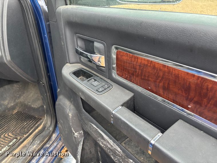 image for item FB3345 2011 Dodge Ram 2500 Crew Cab pickup truck