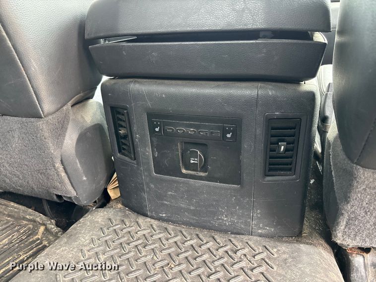 image for item FB3345 2011 Dodge Ram 2500 Crew Cab pickup truck